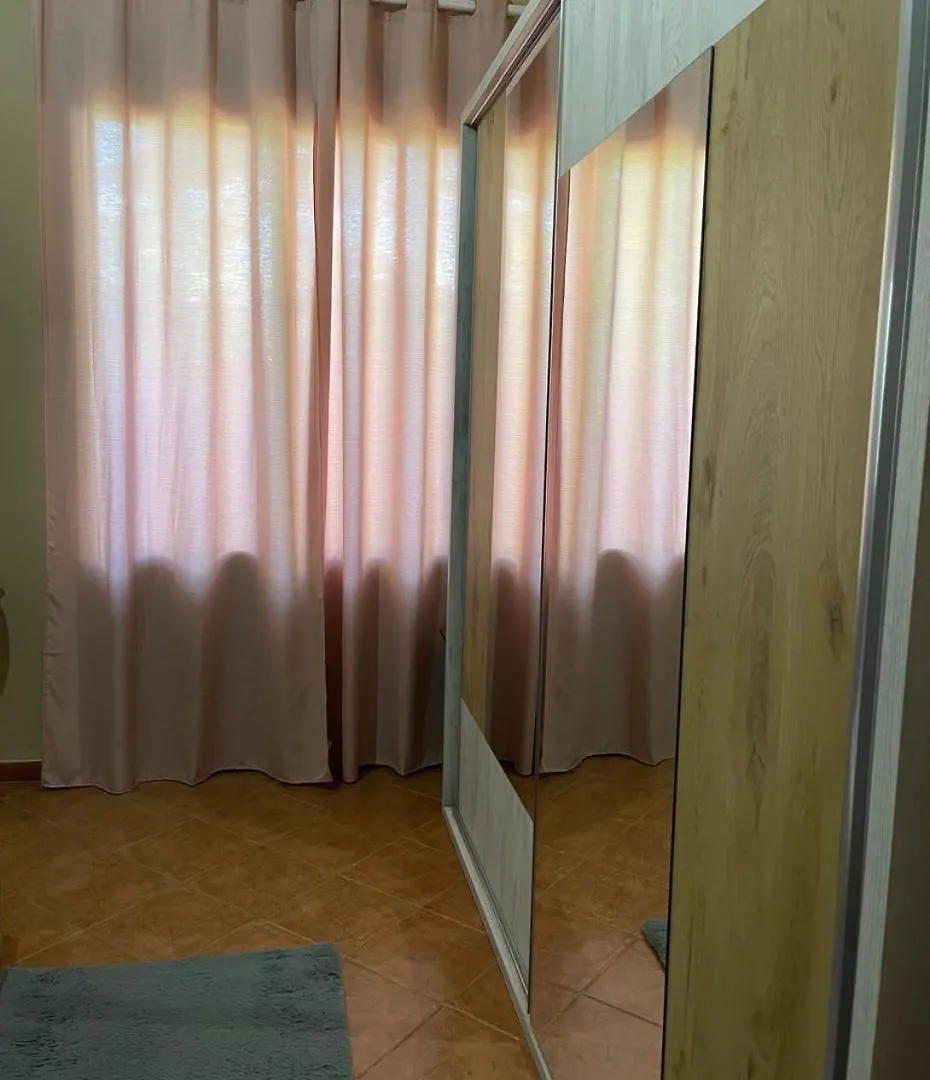 Guest House By Roni Durres 0*,