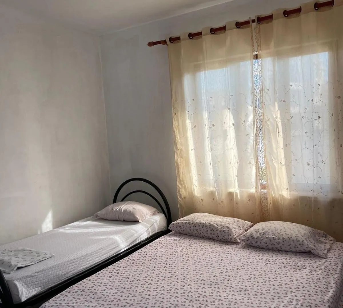Guest House By Roni Durres 0*,
