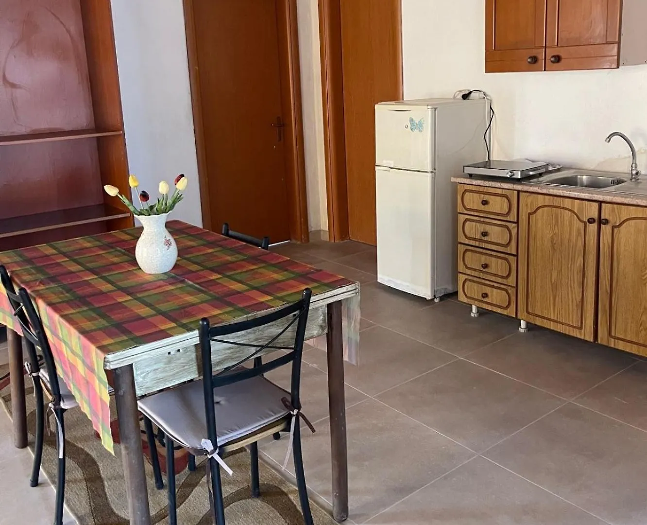 Guest House By Roni Durres